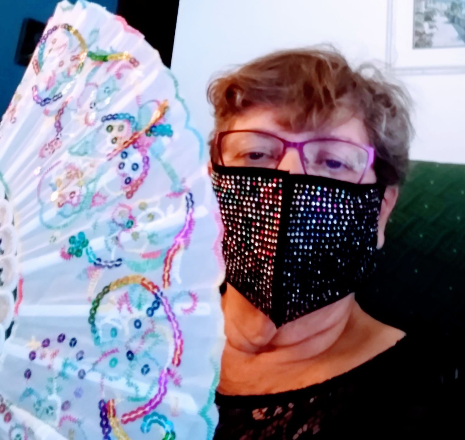 A mask with bling